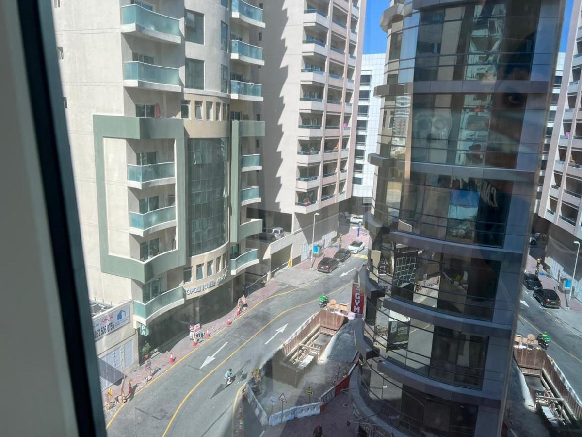 Partition With Window Near Moe Metro Accommodatie bij particulieren Dubai