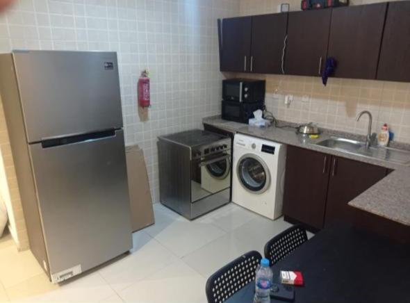 Partition With Window Near Moe Metro Accommodatie bij particulieren *
