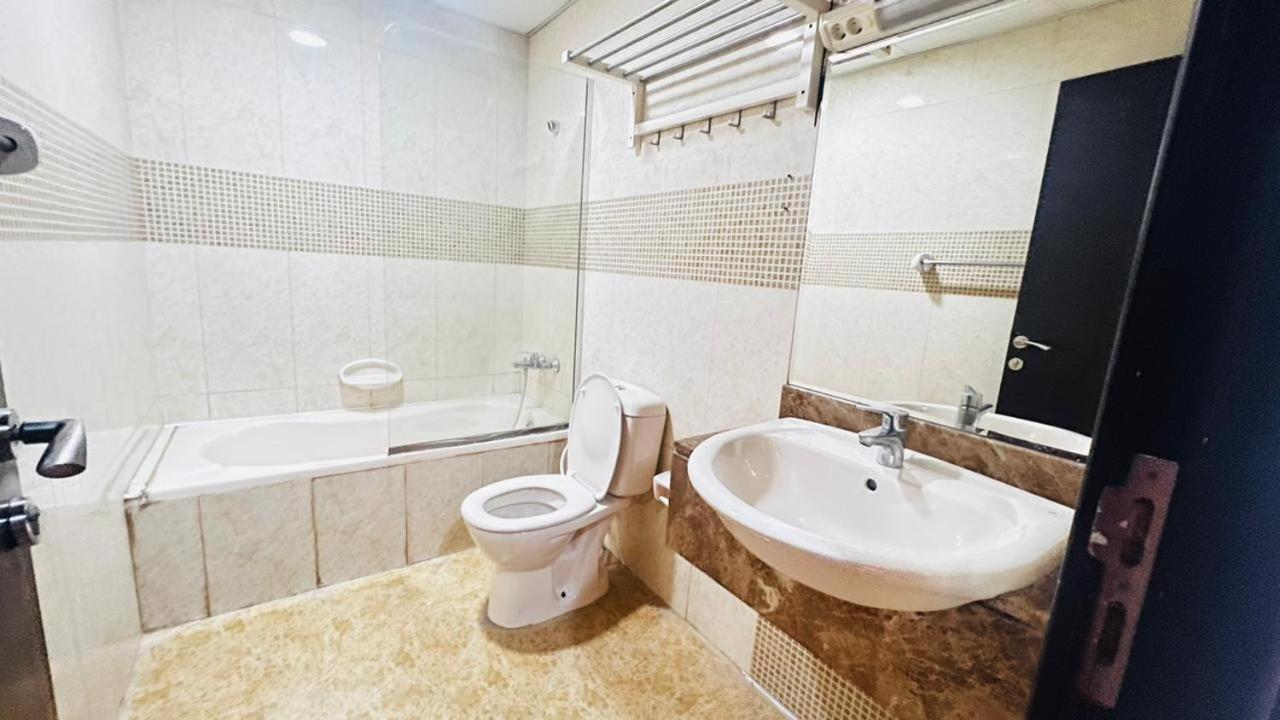 Partition With Window Near Moe Metro Accommodatie bij particulieren Dubai